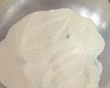A picture of step 1 of Samolina Upma.