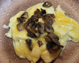 Foto del paso 3 de la receta: Fajita de tortilla con champiñones y jamón 😋
