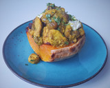 Foto del paso 6 de la receta: Calabaza rellena de pollo con pasas