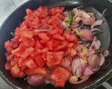 A picture of step 2 of Paneer Hydrabadi curry.