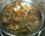 A picture of step 1 of Khajur aur imli ki meethi chutney.