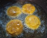 A picture of step 4 of Aloo chop.