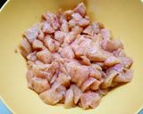 Foto del paso 1 de la receta: Pollo en salsa de champiñones "Sin Nata"