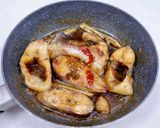 Hình bước làm 3 của món Cá Basa Kho Sả Ớt