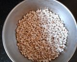 A picture of step 1 of Bread Toast With Barley Spread.