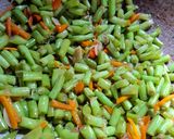 Foto langkah ke 5 dari resep Oseng Buncis Wortel.