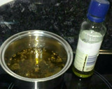 Foto del paso 1 de la receta: Aceite aromatizado al cáñamo. Sus propiedades son terapéuticas