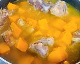 Hình bước làm 4 của món Canh bí đỏ hầm xương heo