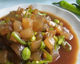 Foto langkah ke 4 dari resep Tumis Kikil Cabai Hijau.