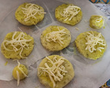 Foto del paso 7 de la receta: Tortitas de patata con queso y especias