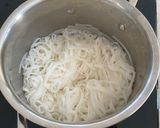 A picture of step 1 of Stir Fried Rice Noodles & Chicken With Egg Wrapped.