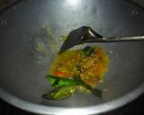 Foto langkah ke 3 dari resep Udang dan mie saus manis pedas alaNia.