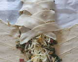 Foto del paso 4 de la receta: Strudel de espinacas, bacon, huevo, piñones con mozzarella