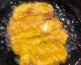 Foto del paso 2 de la receta: Patacones con hogao y queso costeño rallado