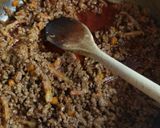 Foto del passaggio 2 della ricetta Fettuccine di castagne con ragù di macinato di scottona