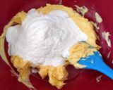 Foto langkah ke 1 dari resep Cookies Keju Topping Keju Oles.