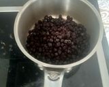 Une image de l'étape 1 de Chia porridge myrtille marron.