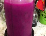 A picture of step 2 of Dragon fruit milkshake.