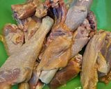 Foto langkah ke 1 dari resep Ayam Goreng Kremes.