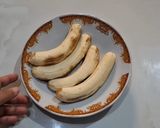 Foto langkah ke 1 dari resep Bolu kukus pisang isian coklat.