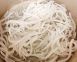 Hình bước làm 2 của món Mứt Dừa Lá Cẩm Tím