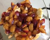 Une image de l'étape 1 de Gâteau léger aux pommes et prunes du jardin.