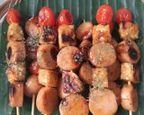 Foto langkah ke 5 dari resep Sate Sosis dan Tempe Bakar Madu.