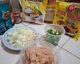 Foto langkah ke 1 dari resep Ayam Cincang Kecap Isian Bakpao / Roti Kukus.