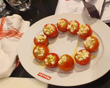 Foto del paso 1 de la receta: Tomatitos rellenos de queso y piparra