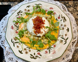 Foto del paso 8 de la receta: Ensalada de burrata y rúcula, tartar de tomate y crujiente de jamón
