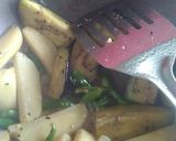 A picture of step 2 of Folui fish curry with vegetable.