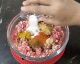 A picture of step 2 of Stuffed Chilli Curry.