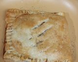 A picture of step 3 of Flaky puff pastry chicken and mushroom and ham pie. Airfyer.