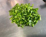Une image de l'étape 4 de Filets de lieu jaune au poivron vert, persil et citron.