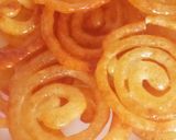 जलेबी(Jalebi recipe in Hindi) रेसिपी चरण 6 फोटो