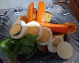 Foto del paso 6 de la receta: Ensalada práctica de zanahoria, papa, lechuga, y tomate