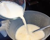 A picture of step 2 of Egg Flan. Flan de Huevos.