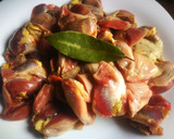 Foto del paso 1 de la receta: Guiso de mollejas con patata al vino blanco