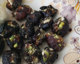A picture of step 3 of Choco dates balls.
