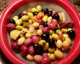 Foto del paso 1 de la receta: Aceitunas morunas, con aliño urrutia picantes