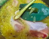 Gambar langkah 1 resipi Masak Lemak Ayam dan Cendawan.