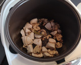Foto del paso 3 de la receta: Pollo a la cerveza multicooker 12 en 1
