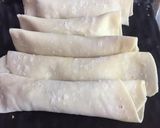 A picture of step 7 of Spinech cheese cigar roll.
