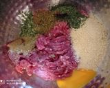 Une image de l'étape 2 de Boulettes de viande accompagnées de couscous.