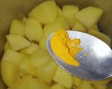 A picture of step 2 of Aloo masala chaat.