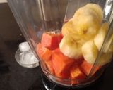 A picture of step 1 of Sweet Papaya Smoothie.