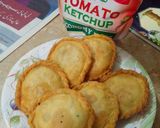 A picture of step 6 of KechoSamos (Vegitable Samosay in Kachori Style).
