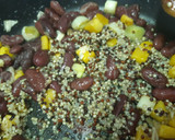 Foto del paso 7 de la receta: Salteado alubias rojas con quinoa, calabaza, puerro y jengibre
