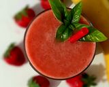 Une image de l'étape 1 de 🍹Smoothie banane, fraises et basilic.