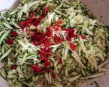 Foto del passaggio 3 della ricetta Penne con zucchine e panna aromatizzate